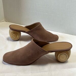 NEW Huma Blanco Suede Mules - Size 40